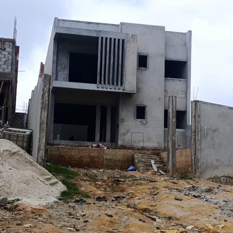 Villa duplex 4 Pièces au gros Œuvre à la Cité SIR
