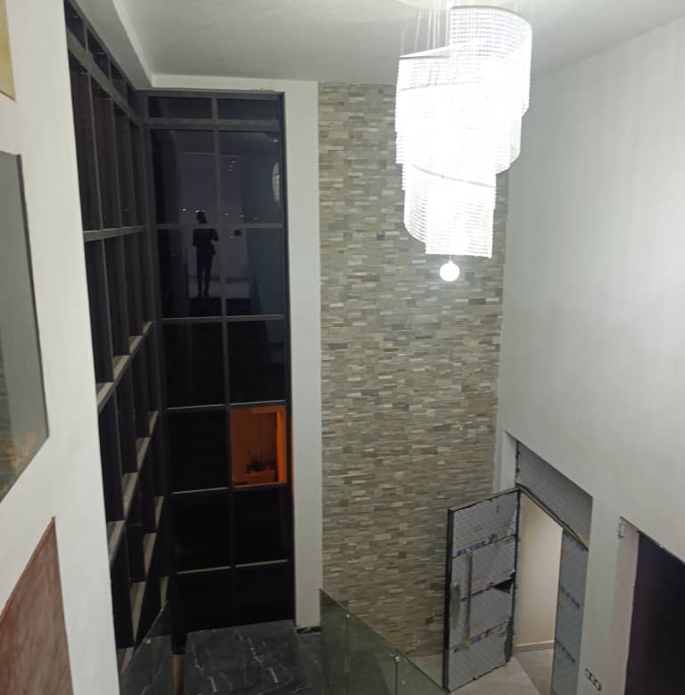 villa Duplex haut standing connecté à nouveau CHU Angré
