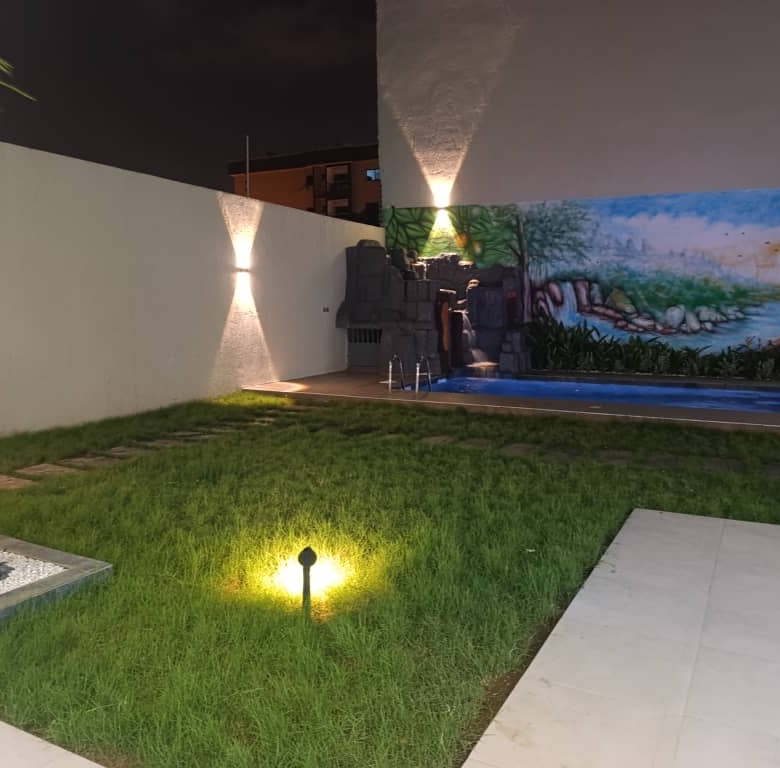 villa Duplex haut standing connecté à nouveau CHU Angré