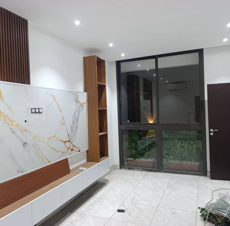 villa Duplex haut standing connecté à nouveau CHU Angré