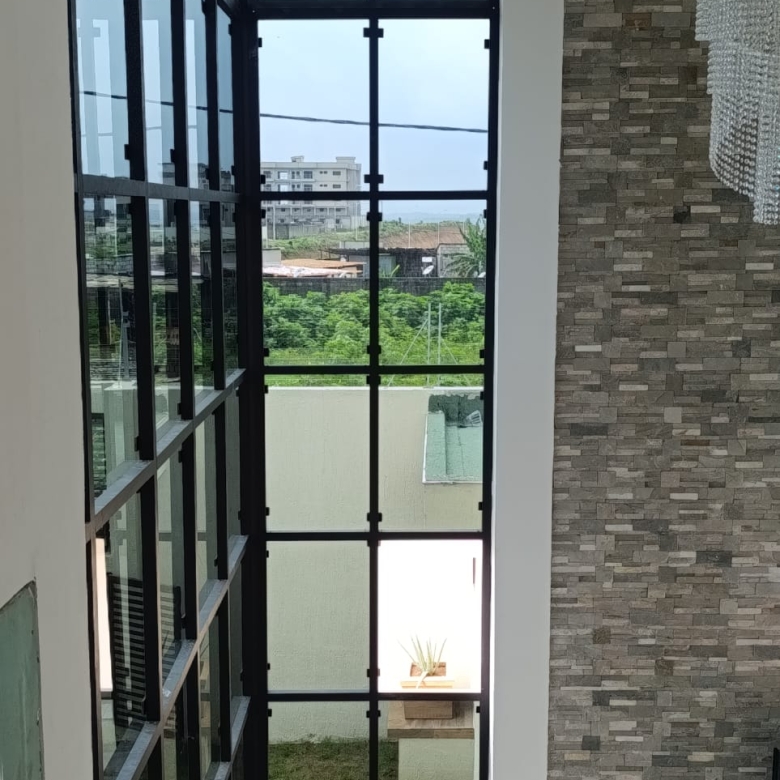 villa Duplex haut standing connecté à nouveau CHU Angré