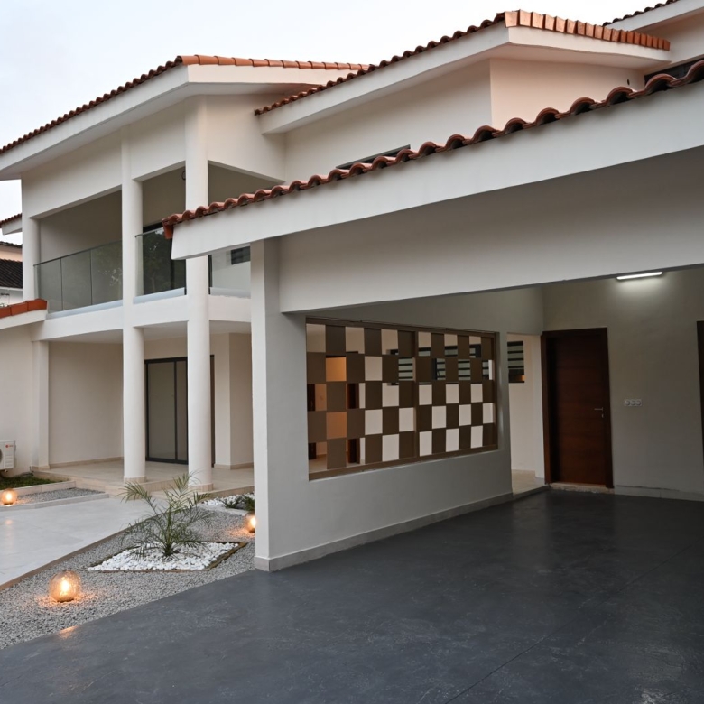 Villa Triplex de luxe situé à cocody 7 ème tranches