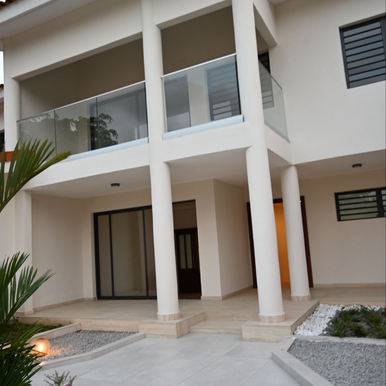Villa Triplex de luxe situé à cocody 7 ème tranches