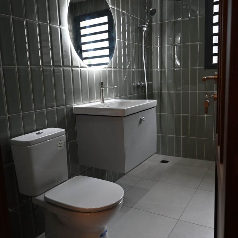 Villa Triplex de luxe situé à cocody 7 ème tranches