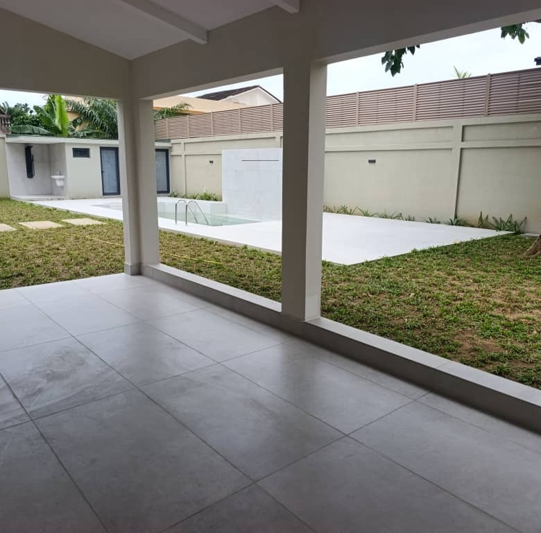 Villa Triplex de luxe situé à cocody 7 ème tranches