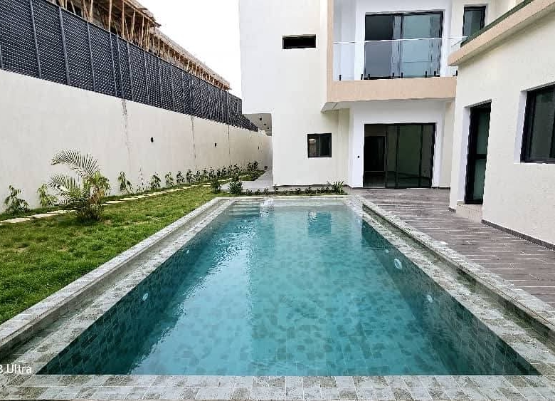 Des Villas duplex de 7 pièces + 2 indépendantes haut de gamme avec piscine à la Riviera Abatta