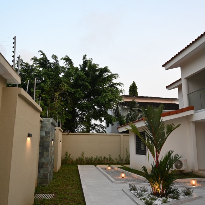 Villa Triplex de luxe situé à cocody 7 ème tranches